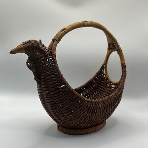 Vintage Rattan Wicker Basket Chicken Rooster Egg Handle Farmhouse 8.5x8.5”
